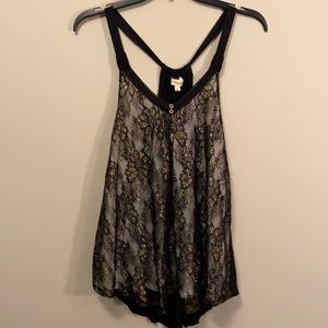Ladies L dressy lace tank, black/gold- white top.